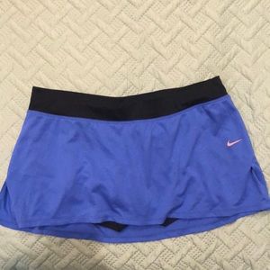 Nike dri-fit tennis skort size Medium. Good condition. Normal wear from wash